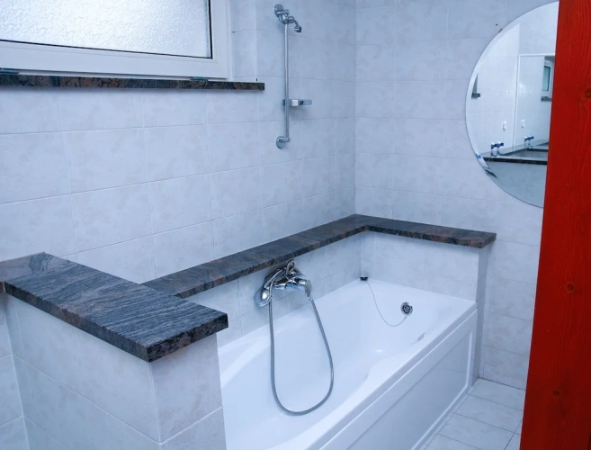 1 Bedroom Standard Triple Basement room