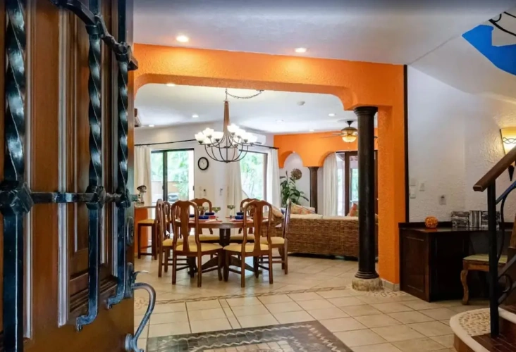 4 Bedrooms Cottage