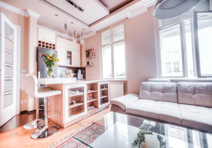 Crown Apartment
