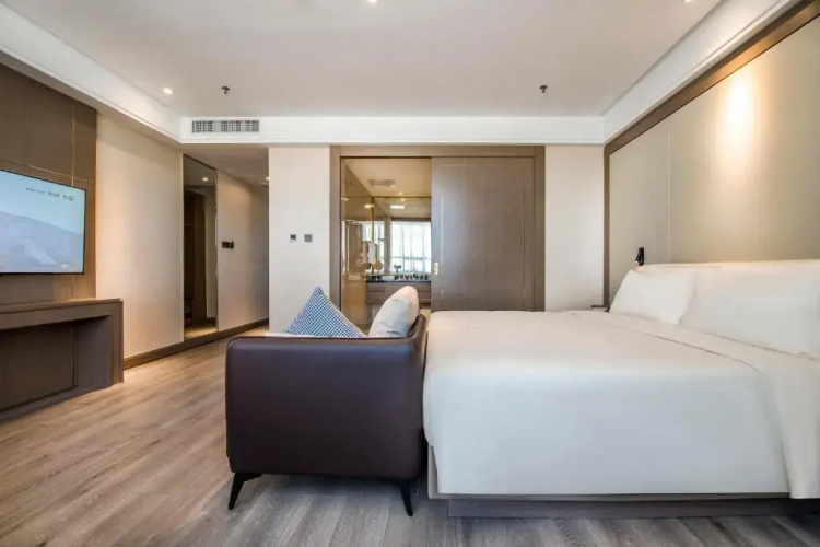 Yangjiang Jiangcheng Junyi Square Atour X Hotel