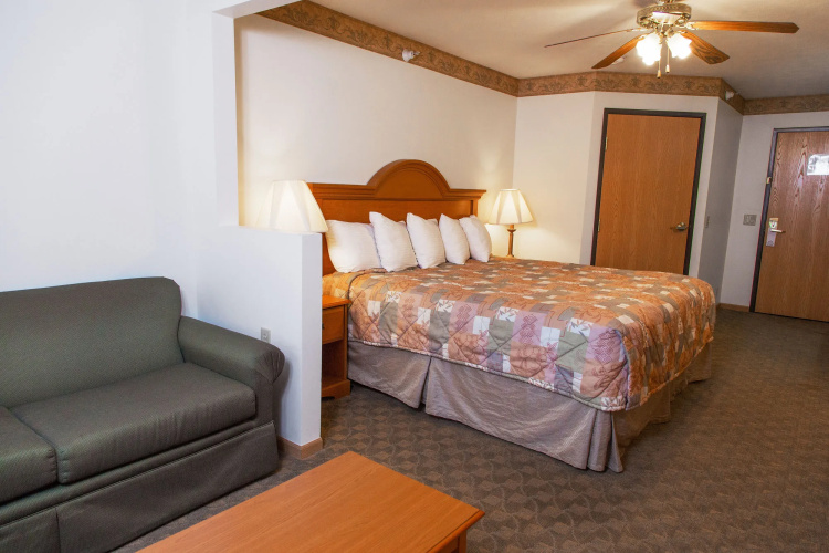 BridgePointe Inn & Suites by BPhotels, Lincoln I-80/27th St