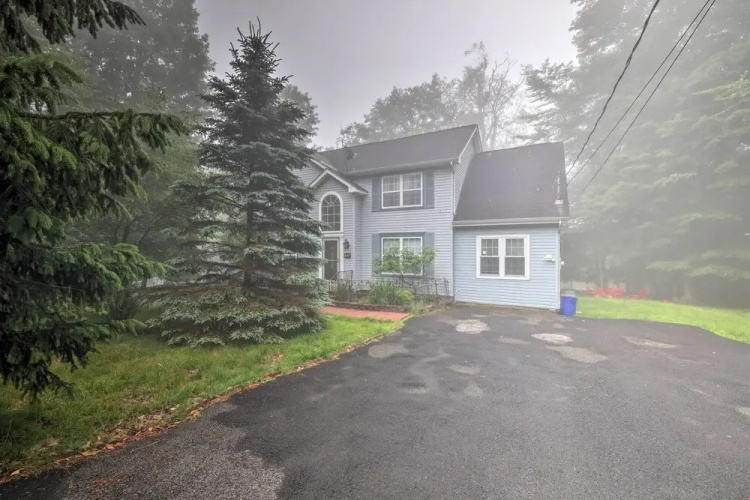 Lake Access & Fire Pit: Spacious Tobyhanna Home!