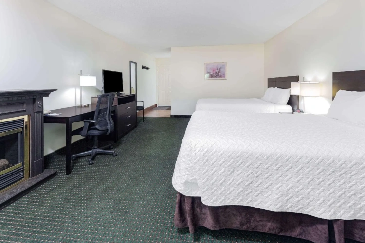 Superior Quadruple room