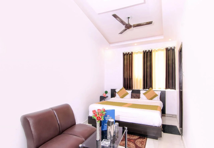 FabHotel Rajput