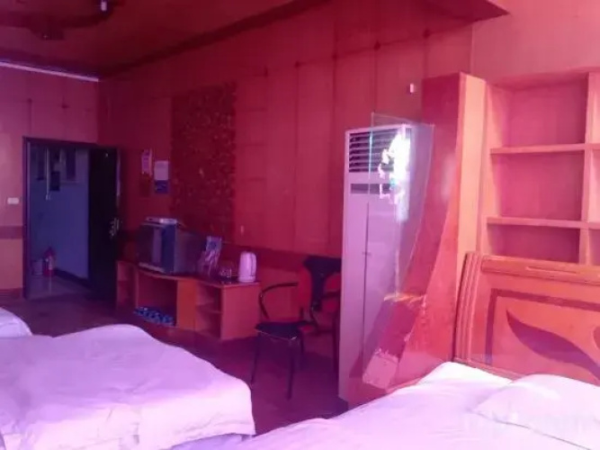 Hechi Abundant Hotel