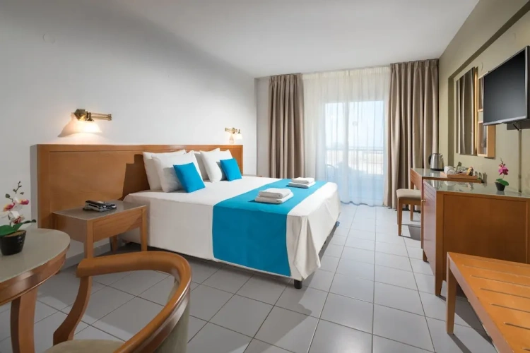 Standard Double room with inland view