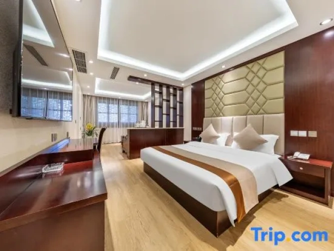 Quadruple Family Suite