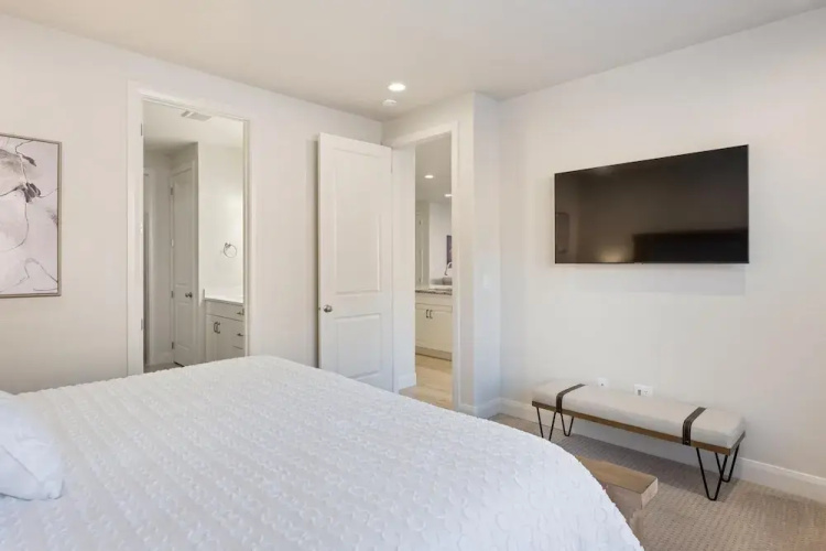 Holiday Hideaway 5 Bedroom Townhouse
