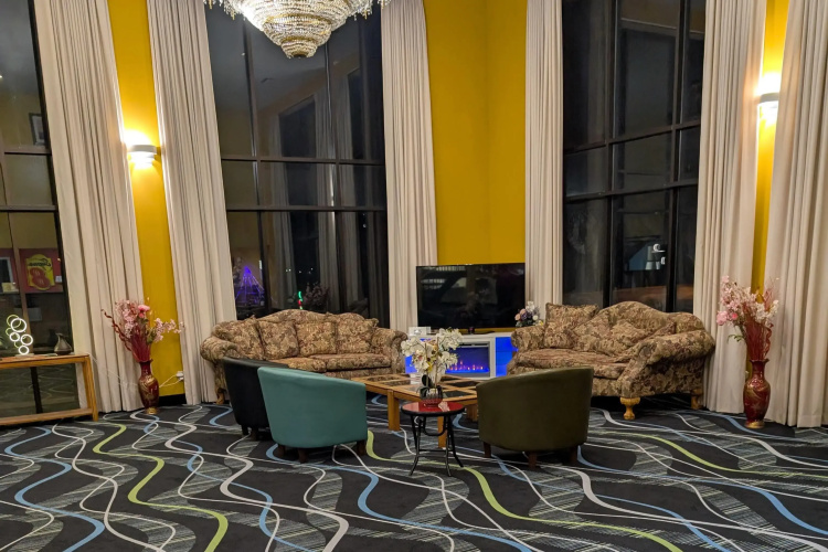 Super 8 by Wyndham Staunton