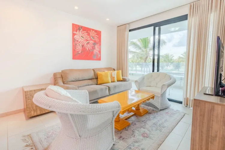 PF14 Great 2 Bedroom Apartment