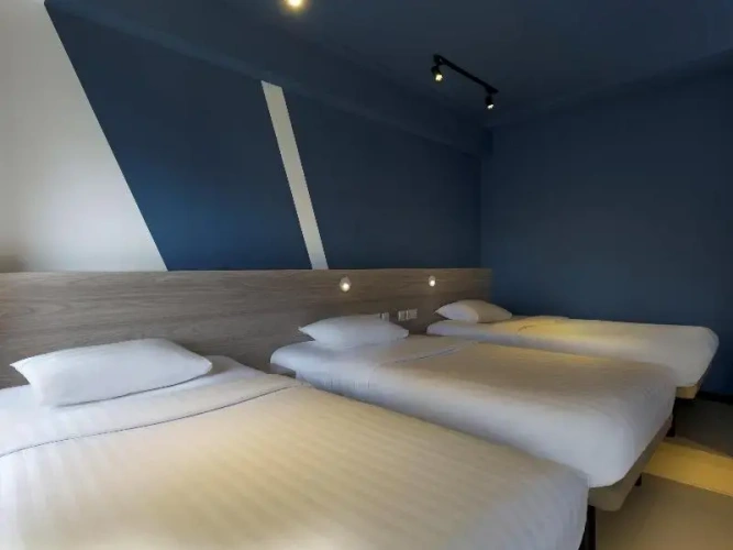 Standard Triple room