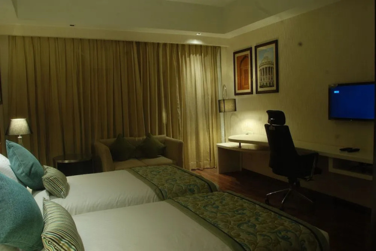 Hotel Pluto's