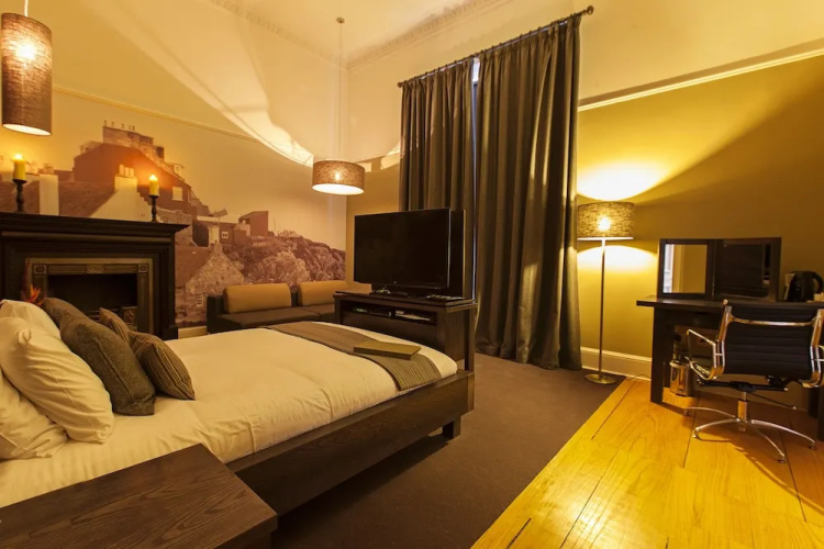 Rooms & Suites Picardy Place