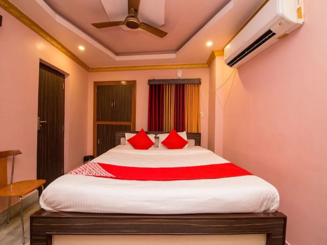 OYO 12803 Moon Light Hotel