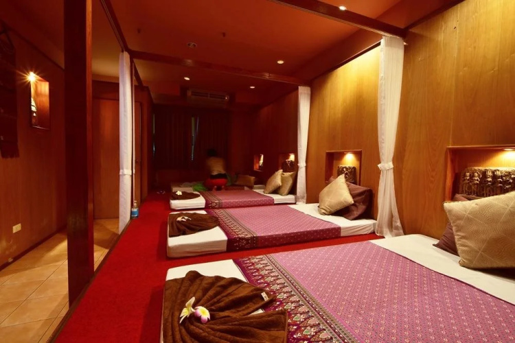 100 Islands Resort & Spa