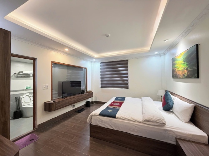 Deluxe Double room with city view