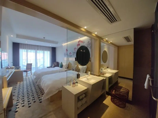 Deluxe Twin room with balcony