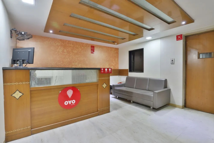 OYO 11007 Hotel Amity