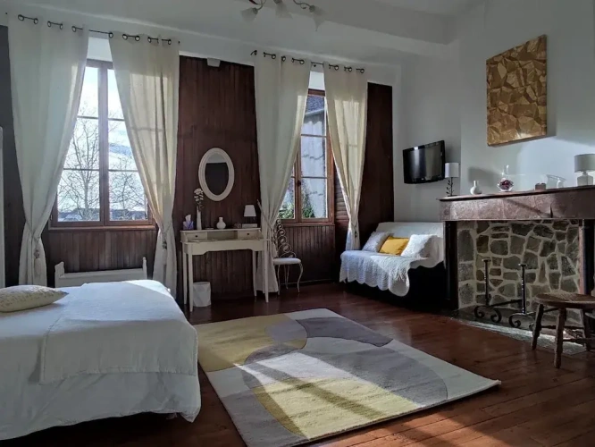Deluxe Double room with city view