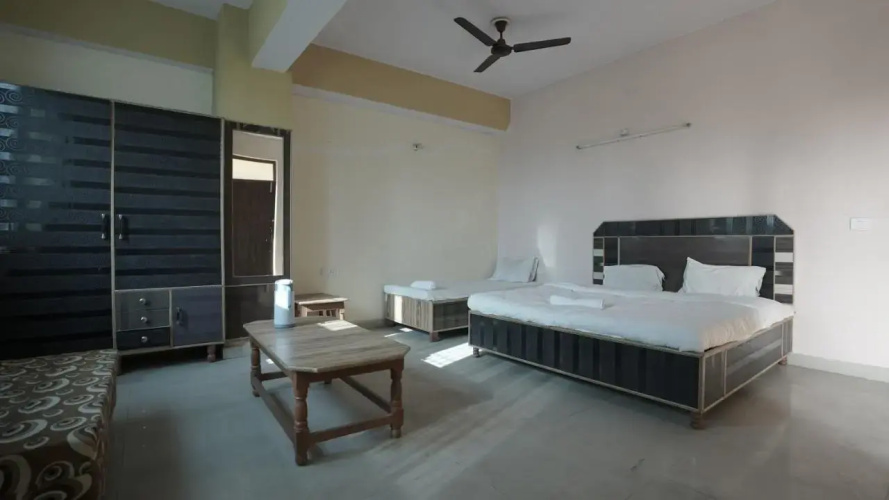 Hotel Mohan by OYO Rooms