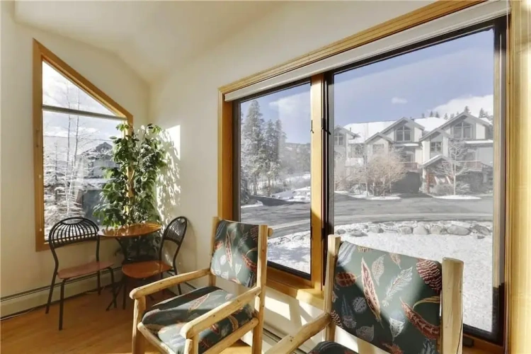 4 Bedrooms Cottage