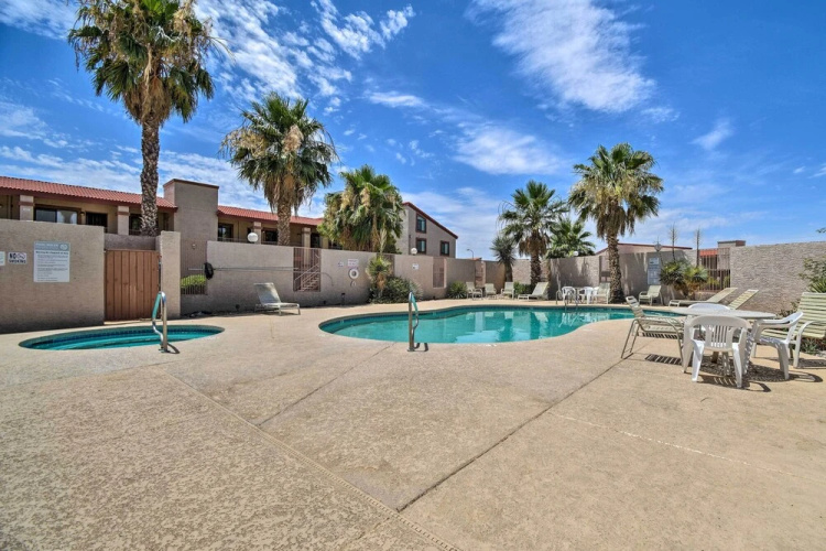 Peaceful Apache Junction Condo ~ 1 Mi to Downtown!
