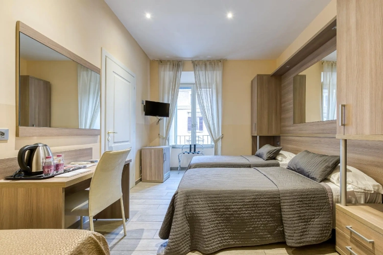 Standard Triple room