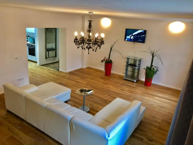 2 Bedrooms Apartment