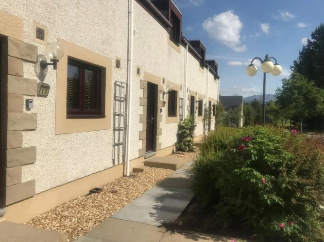2 Bedrooms Villa
