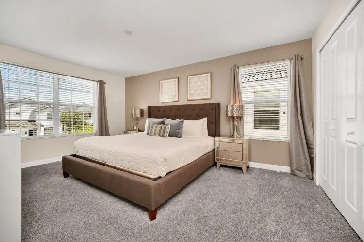Gorgeous, Modern Home W/private Pool!