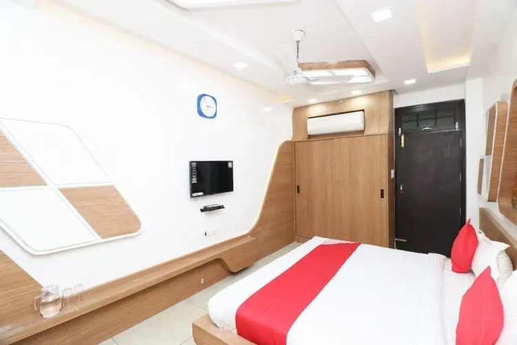 Mangalam Palace By OYO Rooms