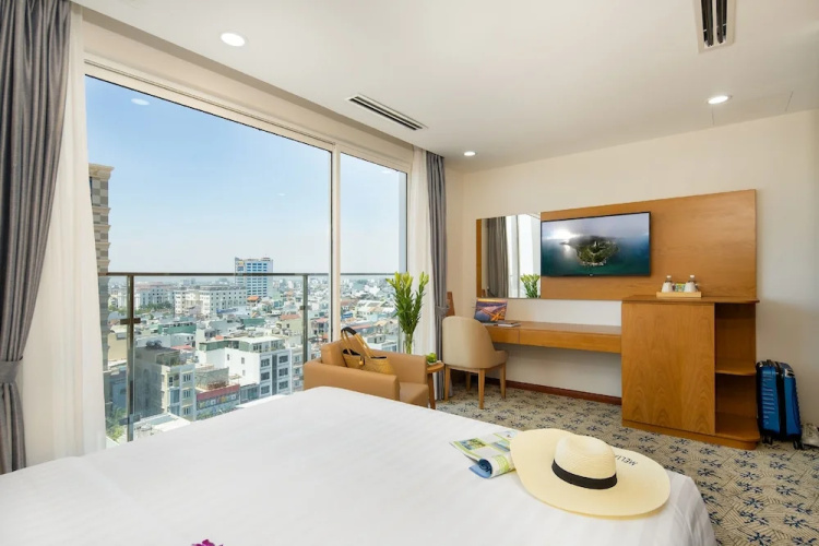 Record Hotel