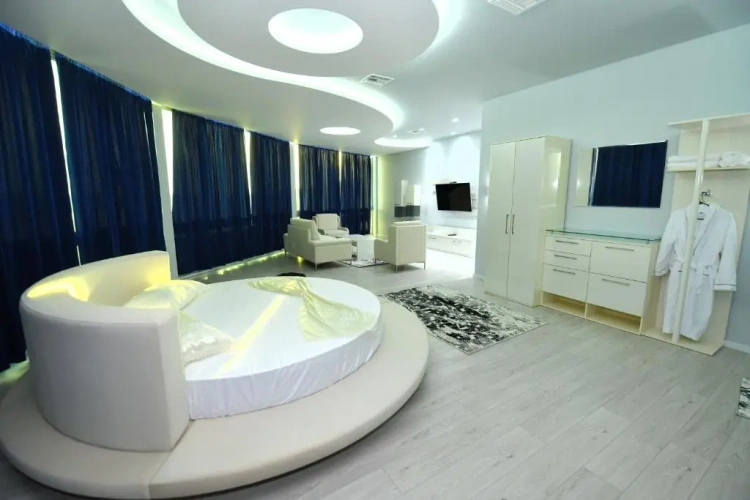 Double Suite
