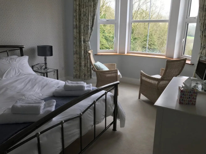 Holywell House B & B