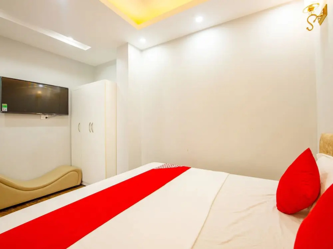 OYO 411 Van Nam Hotel