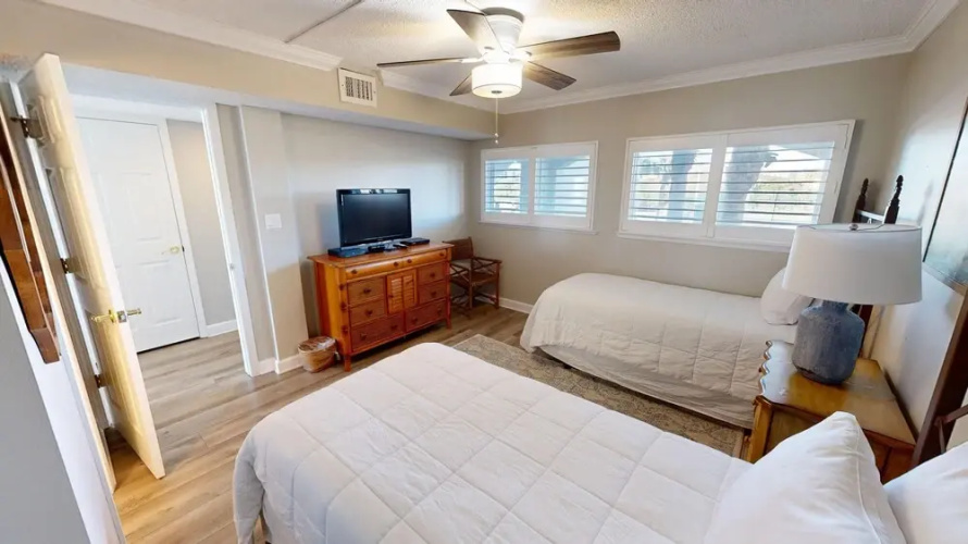 Beach House 202a 2 Bedroom Condo