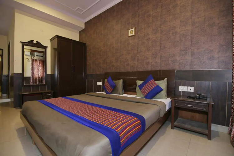 Hotel Sarthi