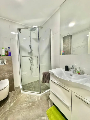 Modern One Bedroom Apartment
