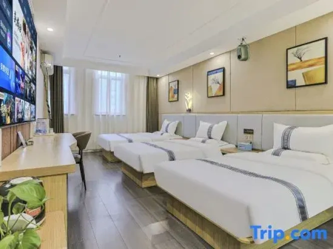 Standard Triple room