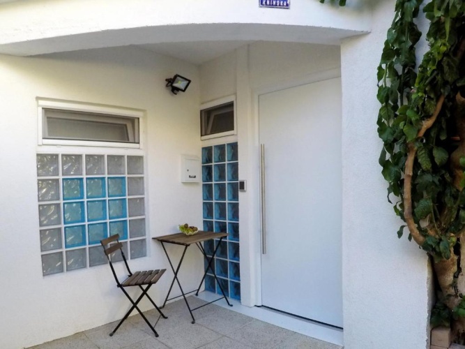 3 Bedrooms Apartment