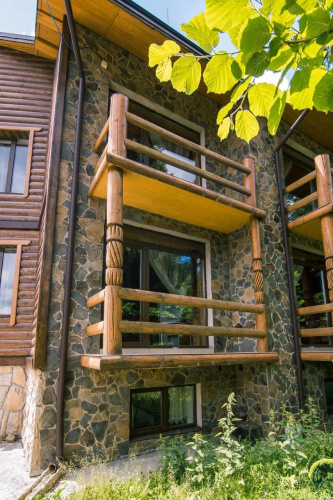 Pid Khomiakom