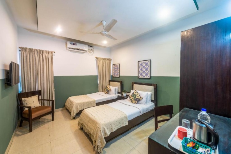 Standard Twin room