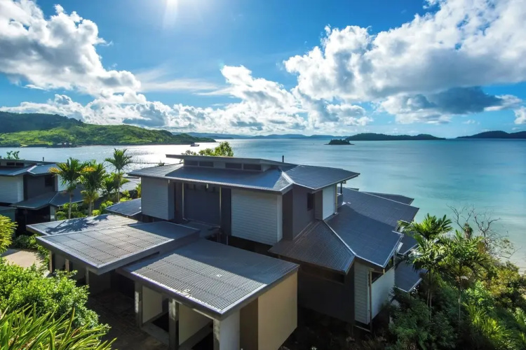 Edge 18 Waterfront Luxury