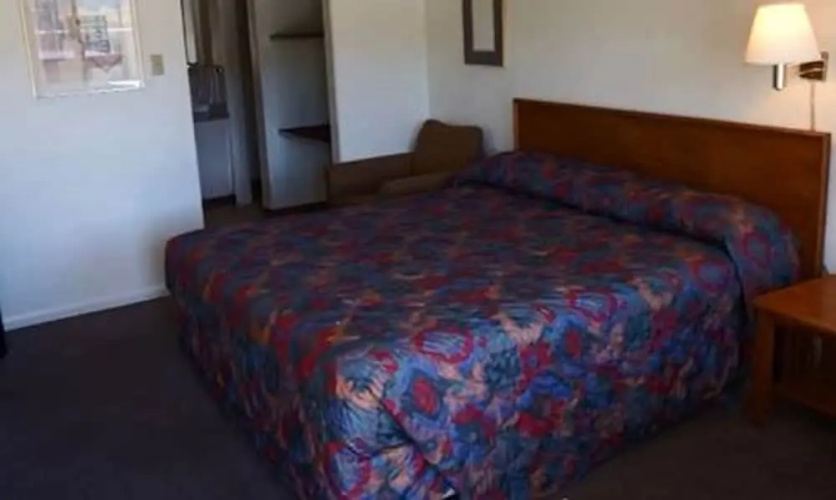 Spanish Trails Inn and Suites