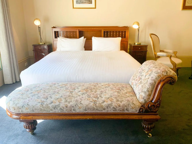 The Macquarie Hotel