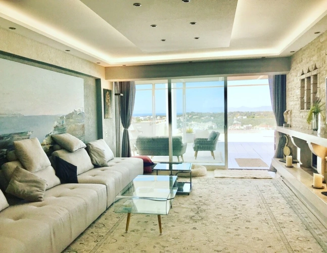 Sextuple Apartment