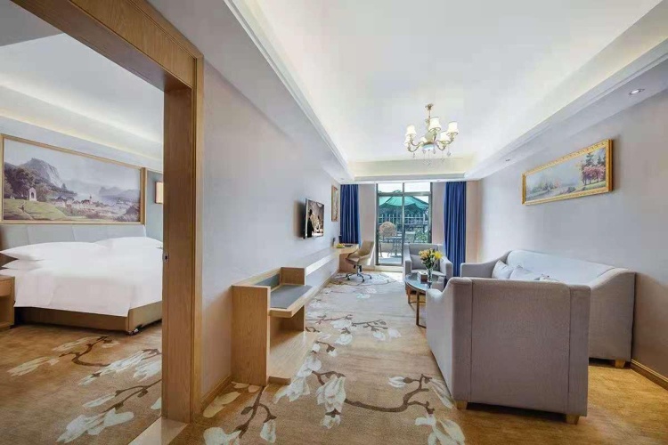 Deluxe Double Suite