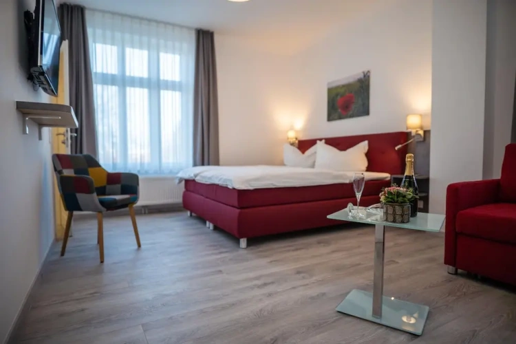 Standard Triple room