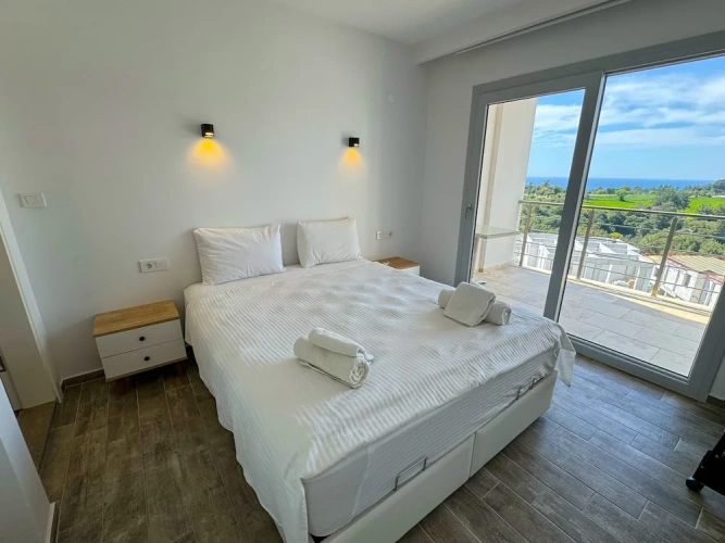 2 Bedrooms Executive Apartment with sea view