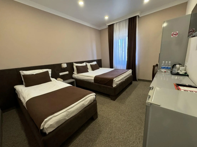 Aragats Hotel